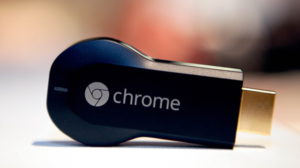 Met de Google Chromecast stream je video's en muziek vanaf je smartphone of tablet naar je televisie.