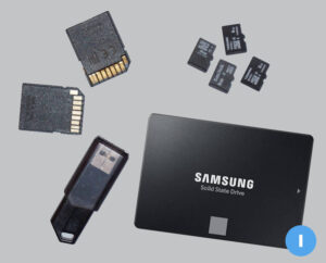 Flashgeheugen vind je terug in USB-sticks, SD-kaarten, micro SD-kaarten en SSD-schijven.